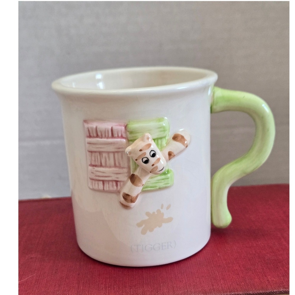 Disney Tigger 3D Relief Ceramic Mug White Green Vintage Excellent‎ Surprise Tail